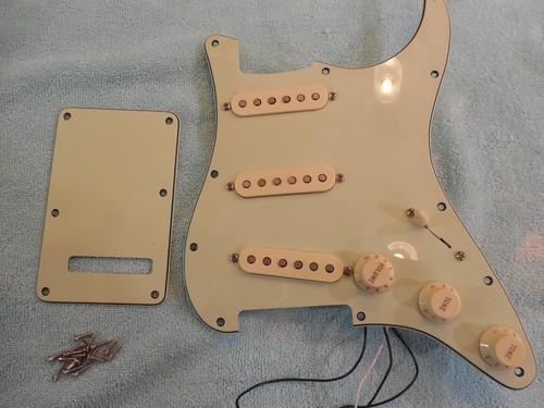 Fender stratocaster loaded - stratocaster,
